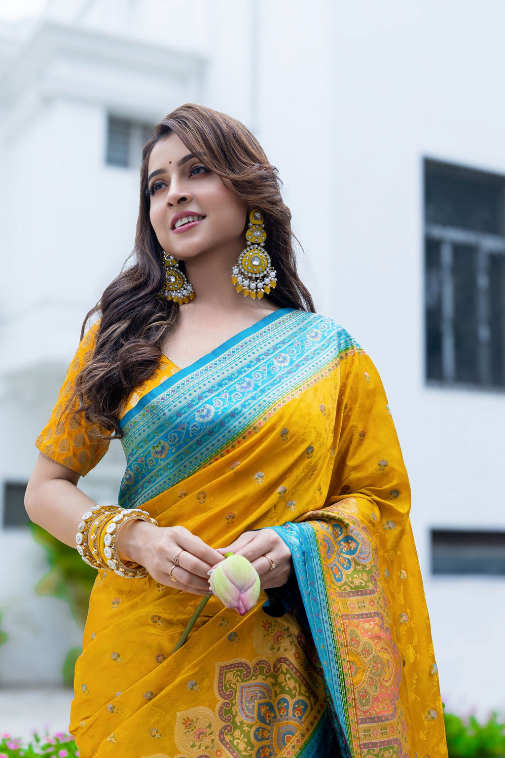 Mukutve Satin Noorani