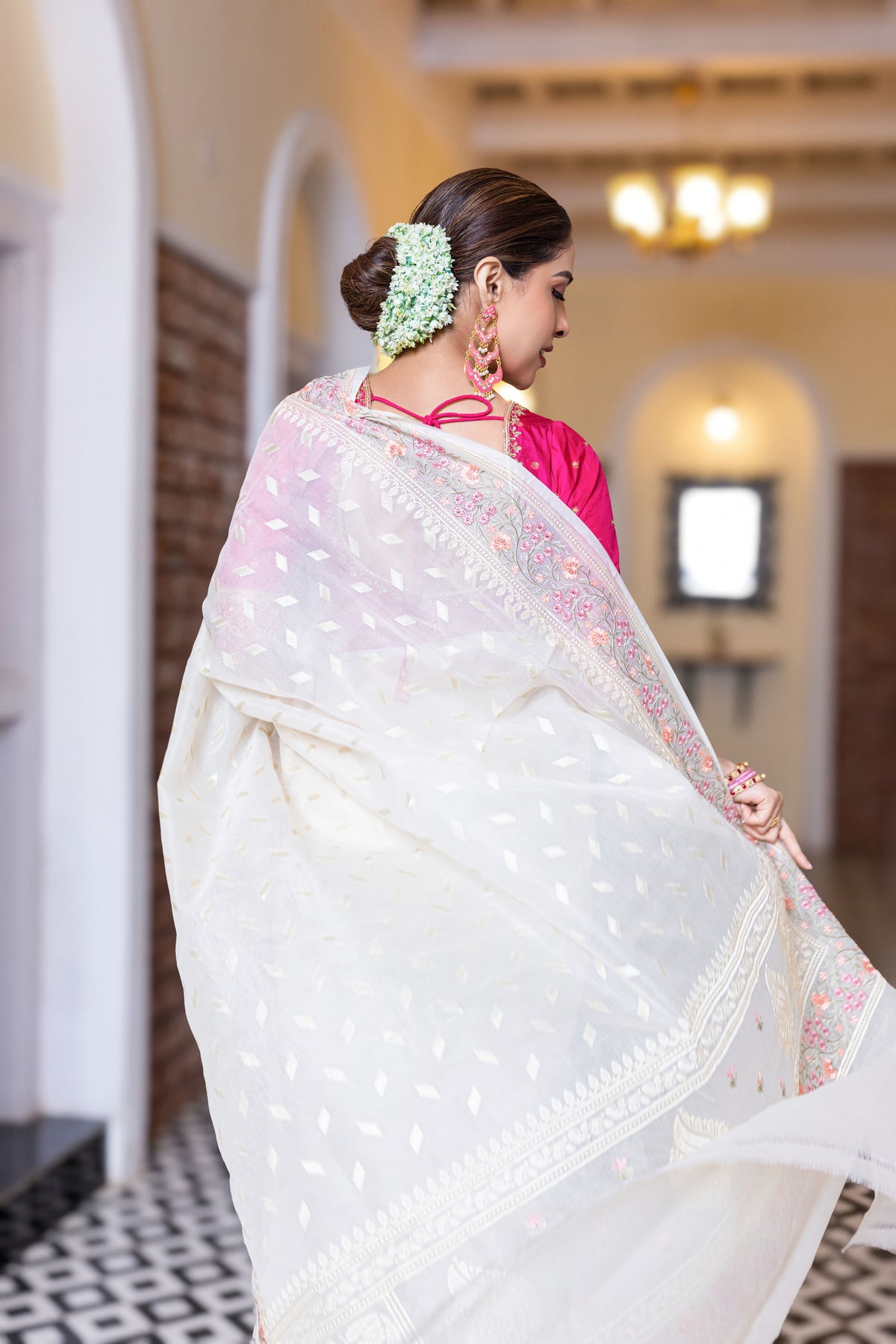 Mukutve Kora Nazakat