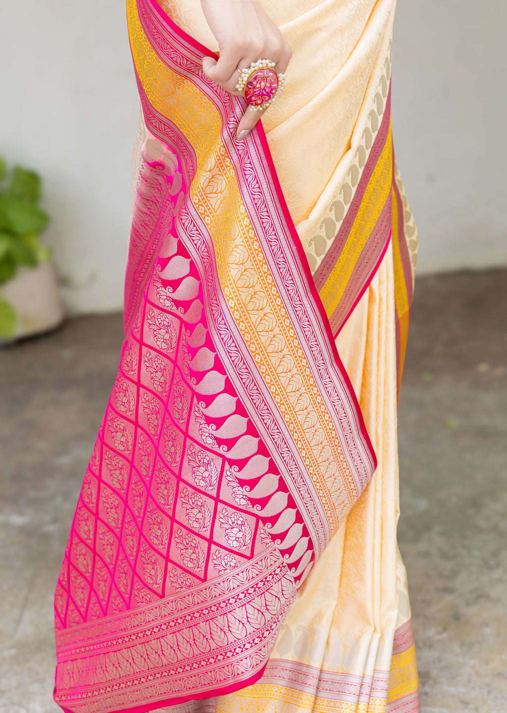 Mukutve Mashru Lavanya