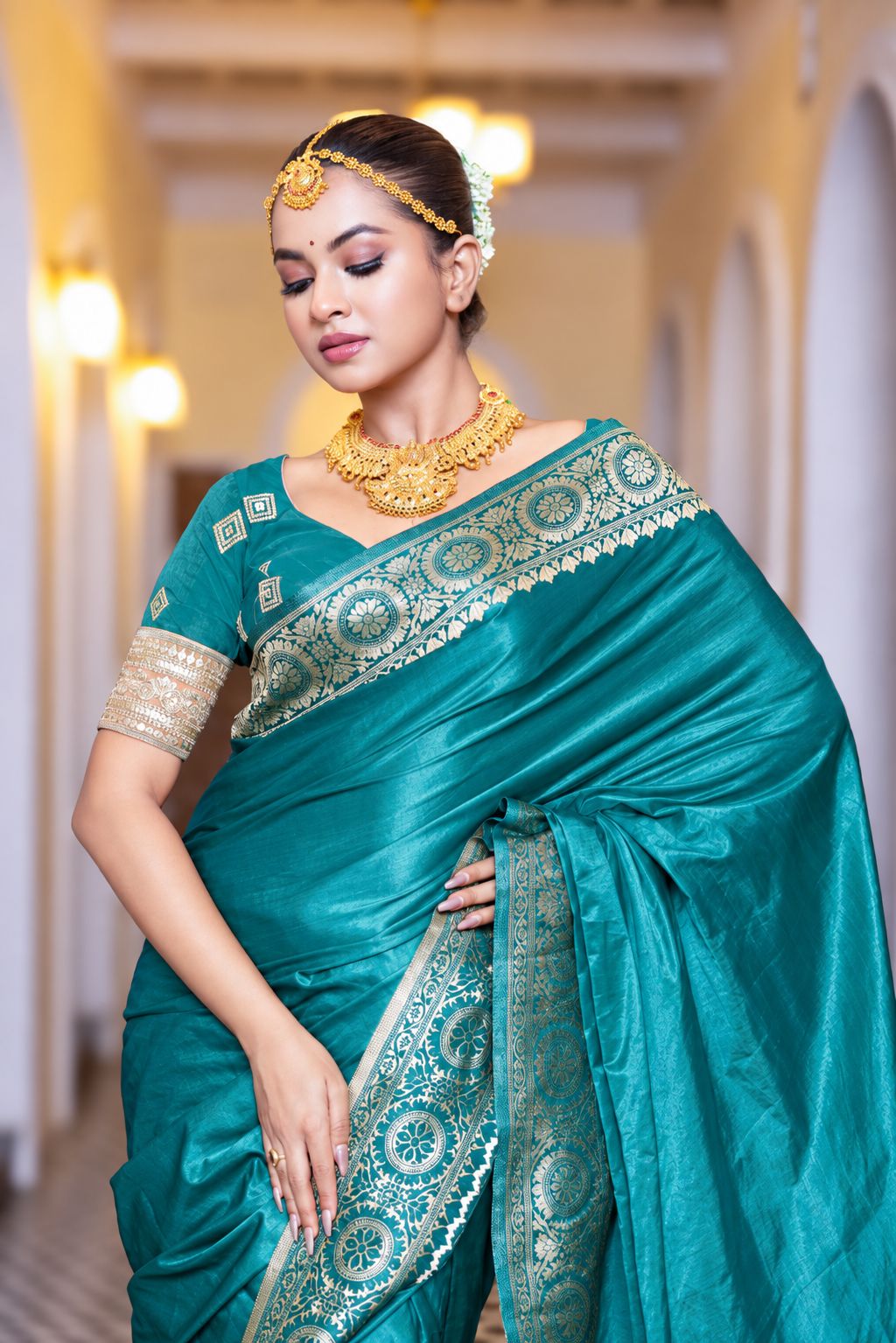 Mukutve Satin Shringara