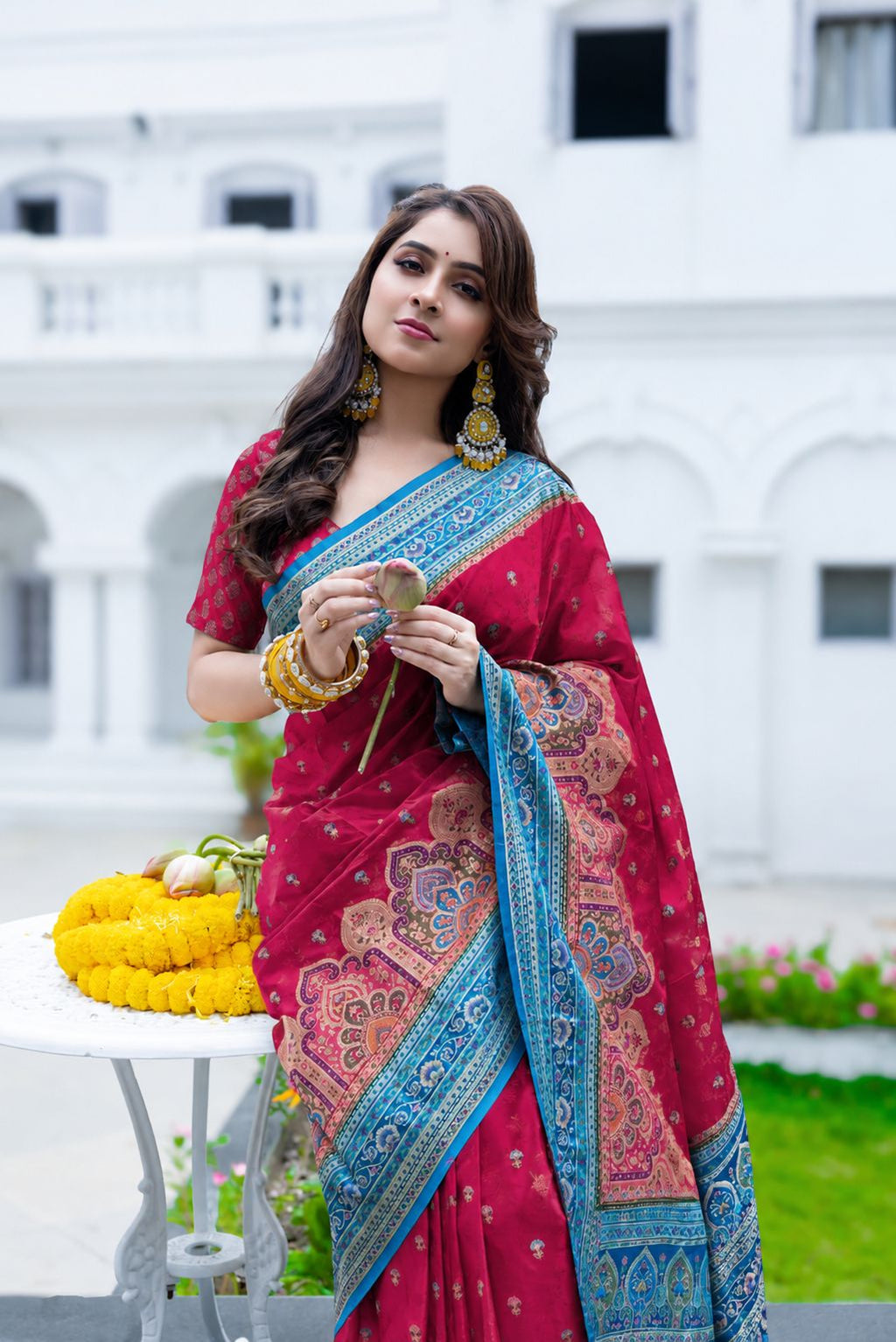 Mukutve Satin Noorani